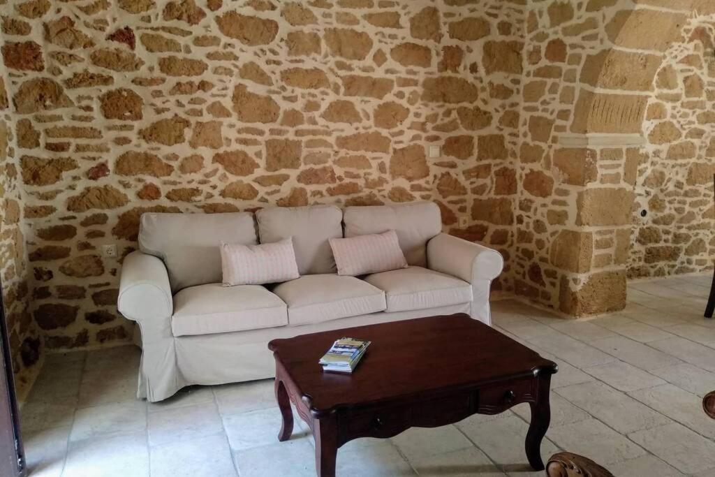 Traditional Stone House シティア エクステリア 写真