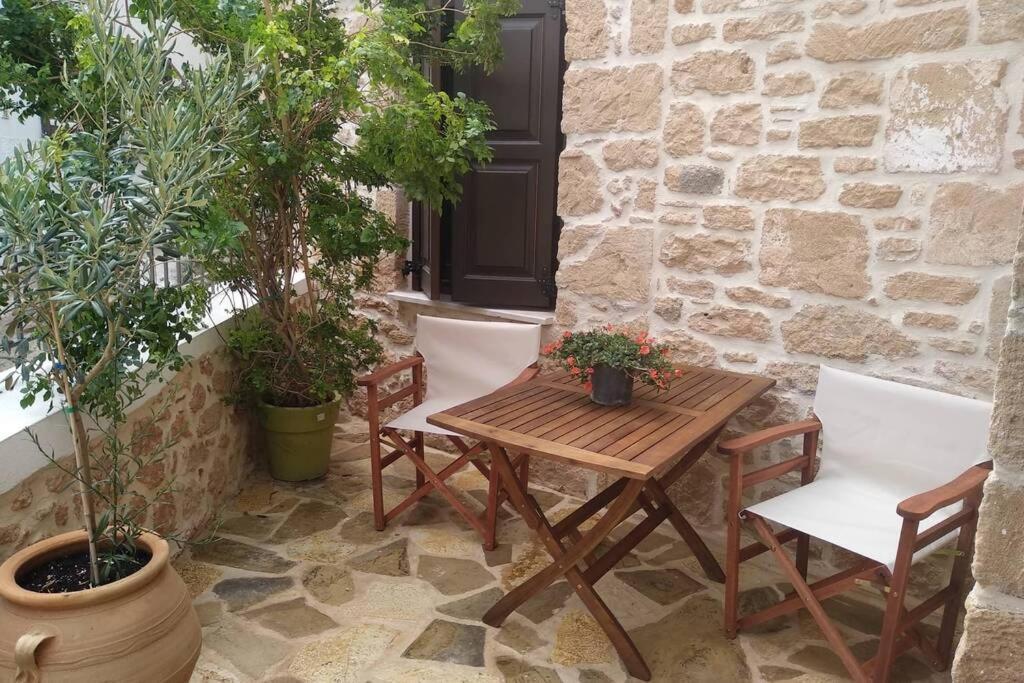 Traditional Stone House シティア エクステリア 写真